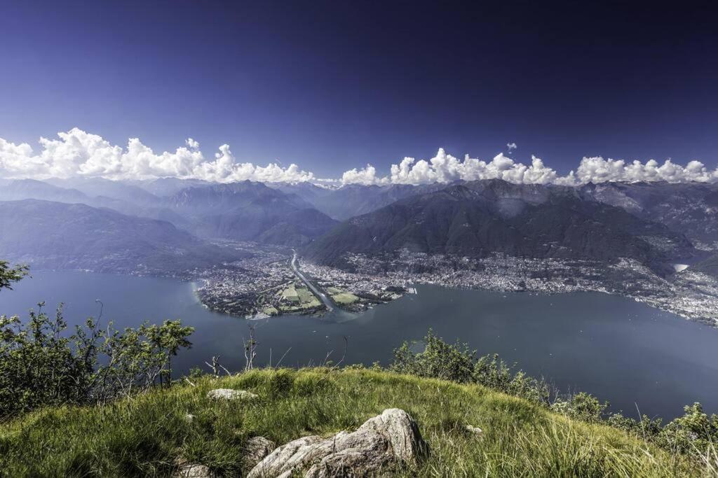 Casa Al Sole - Bellissimo Appartamento Con Terrazza E Vista Lago Minusio Exterior photo